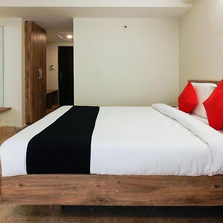 Capital O Sri Suprabhat Grand Near Kachiguda Railway Station Hyderabad Exteriör bild