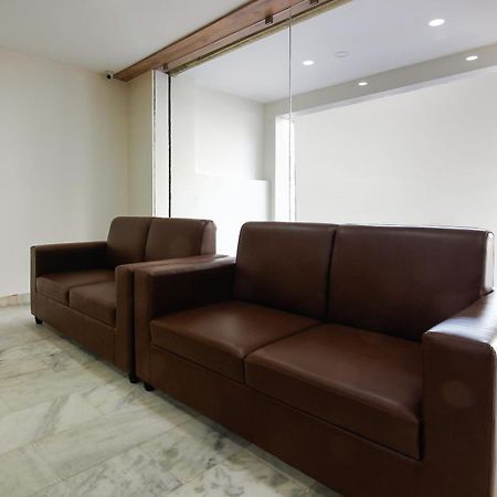 Capital O Sri Suprabhat Grand Near Kachiguda Railway Station Hyderabad Exteriör bild
