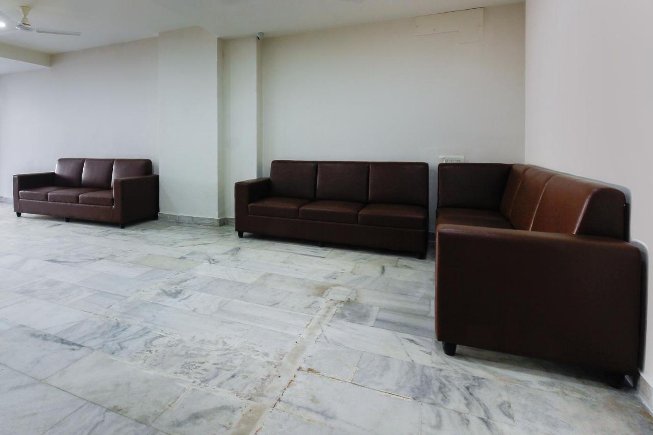 Capital O Sri Suprabhat Grand Near Kachiguda Railway Station Hyderabad Exteriör bild
