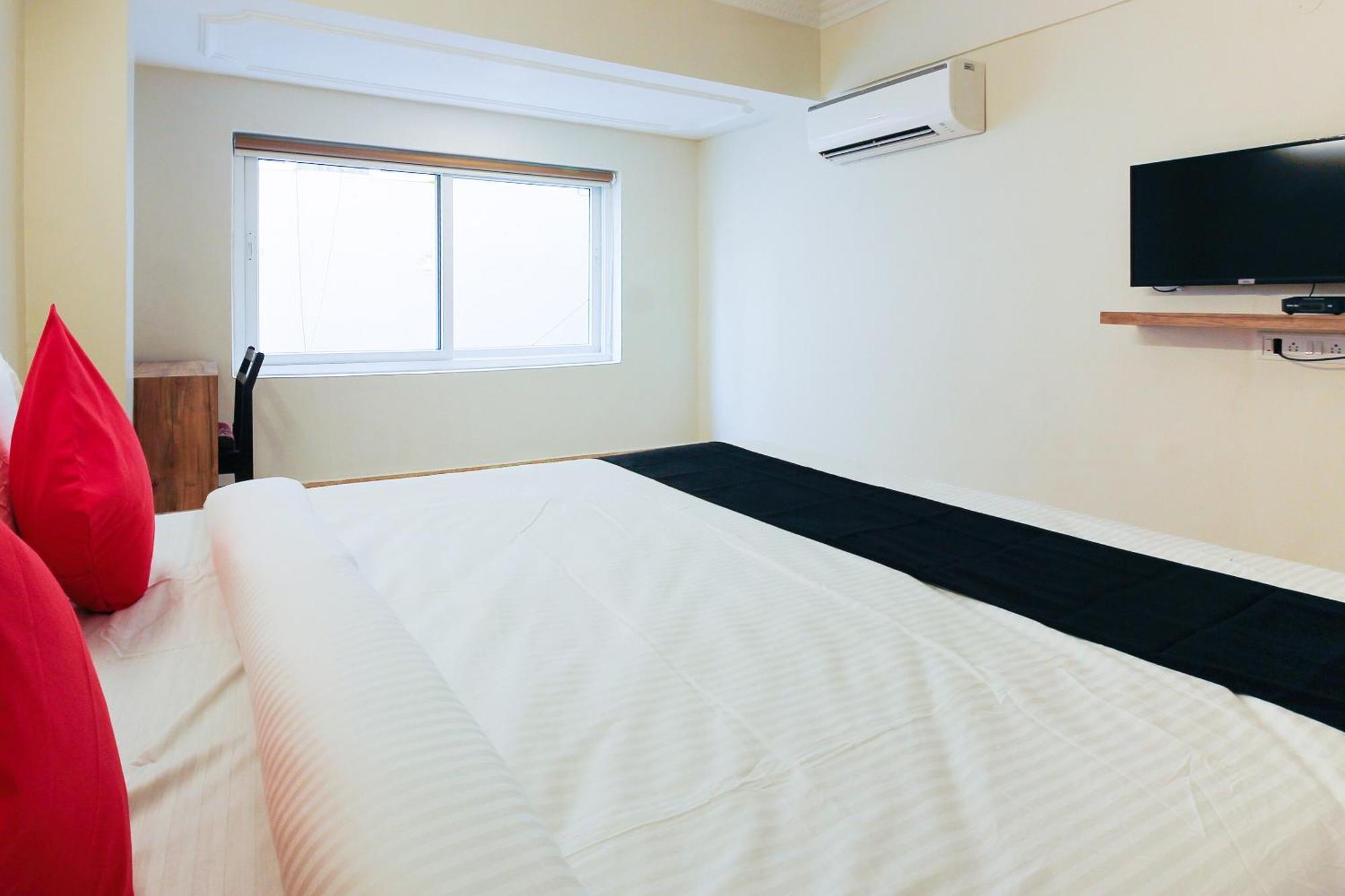 Capital O Sri Suprabhat Grand Near Kachiguda Railway Station Hyderabad Exteriör bild