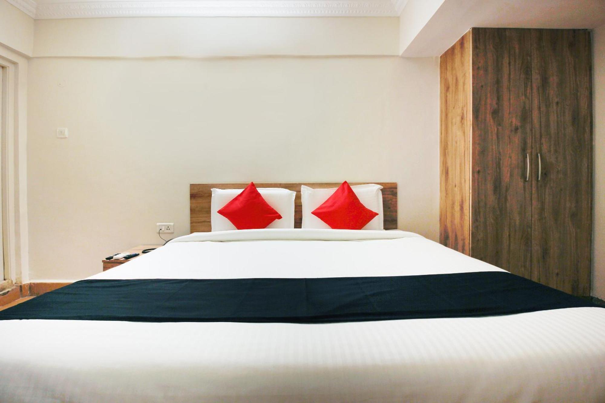 Capital O Sri Suprabhat Grand Near Kachiguda Railway Station Hyderabad Exteriör bild