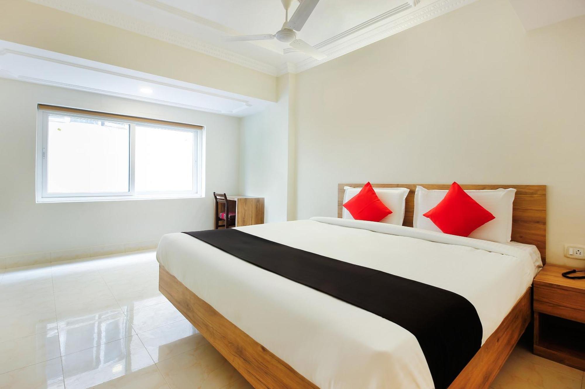 Capital O Sri Suprabhat Grand Near Kachiguda Railway Station Hyderabad Exteriör bild