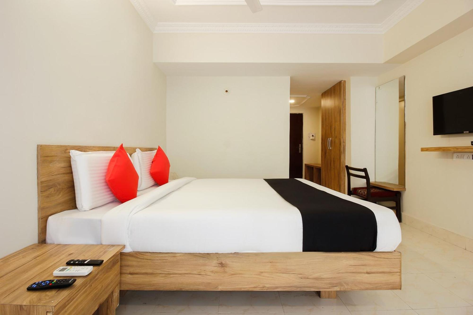 Capital O Sri Suprabhat Grand Near Kachiguda Railway Station Hyderabad Exteriör bild