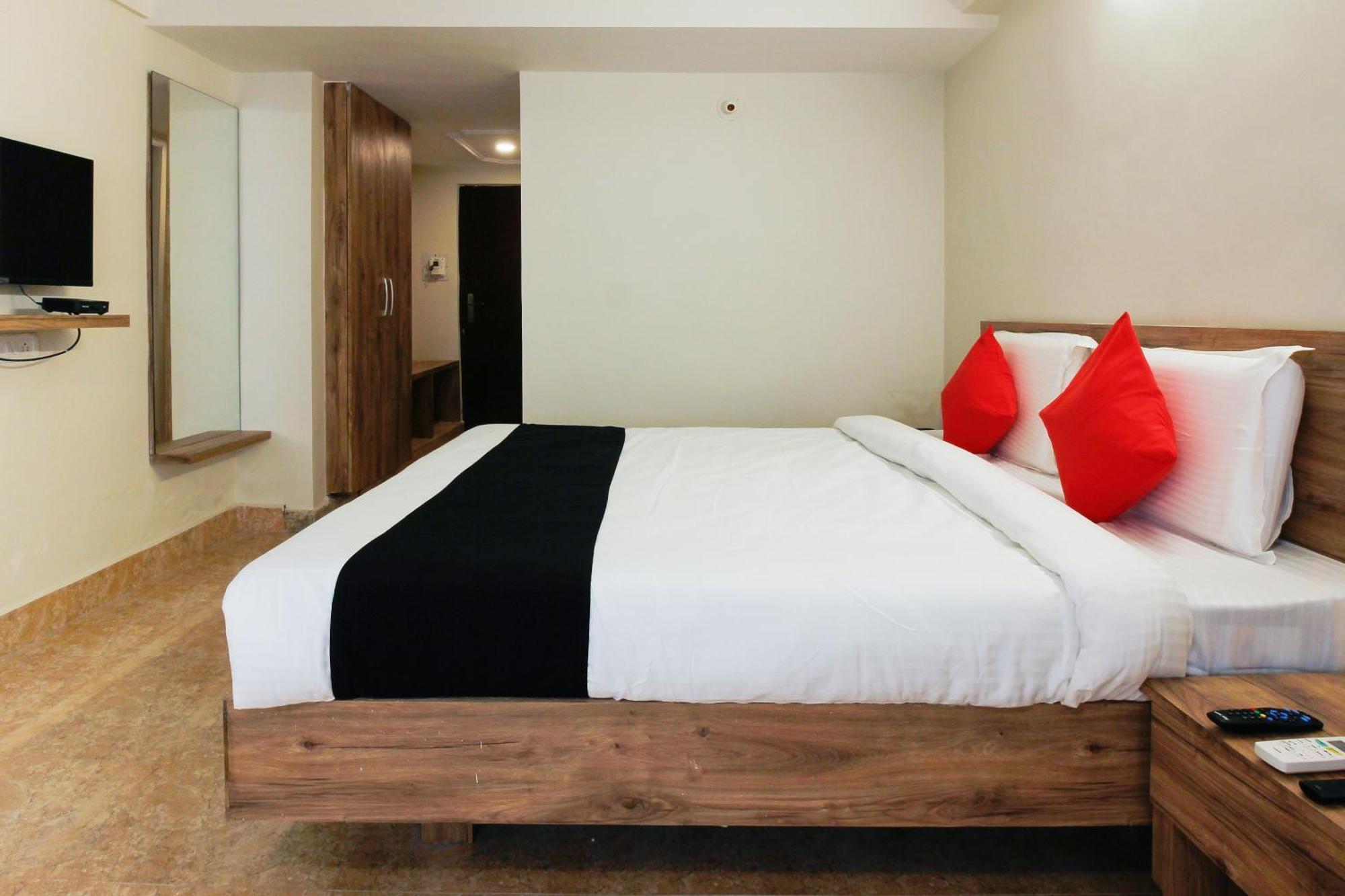 Capital O Sri Suprabhat Grand Near Kachiguda Railway Station Hyderabad Exteriör bild