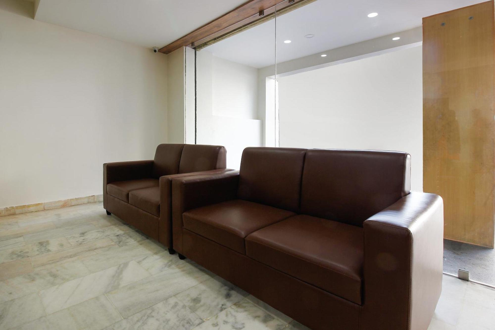 Capital O Sri Suprabhat Grand Near Kachiguda Railway Station Hyderabad Exteriör bild