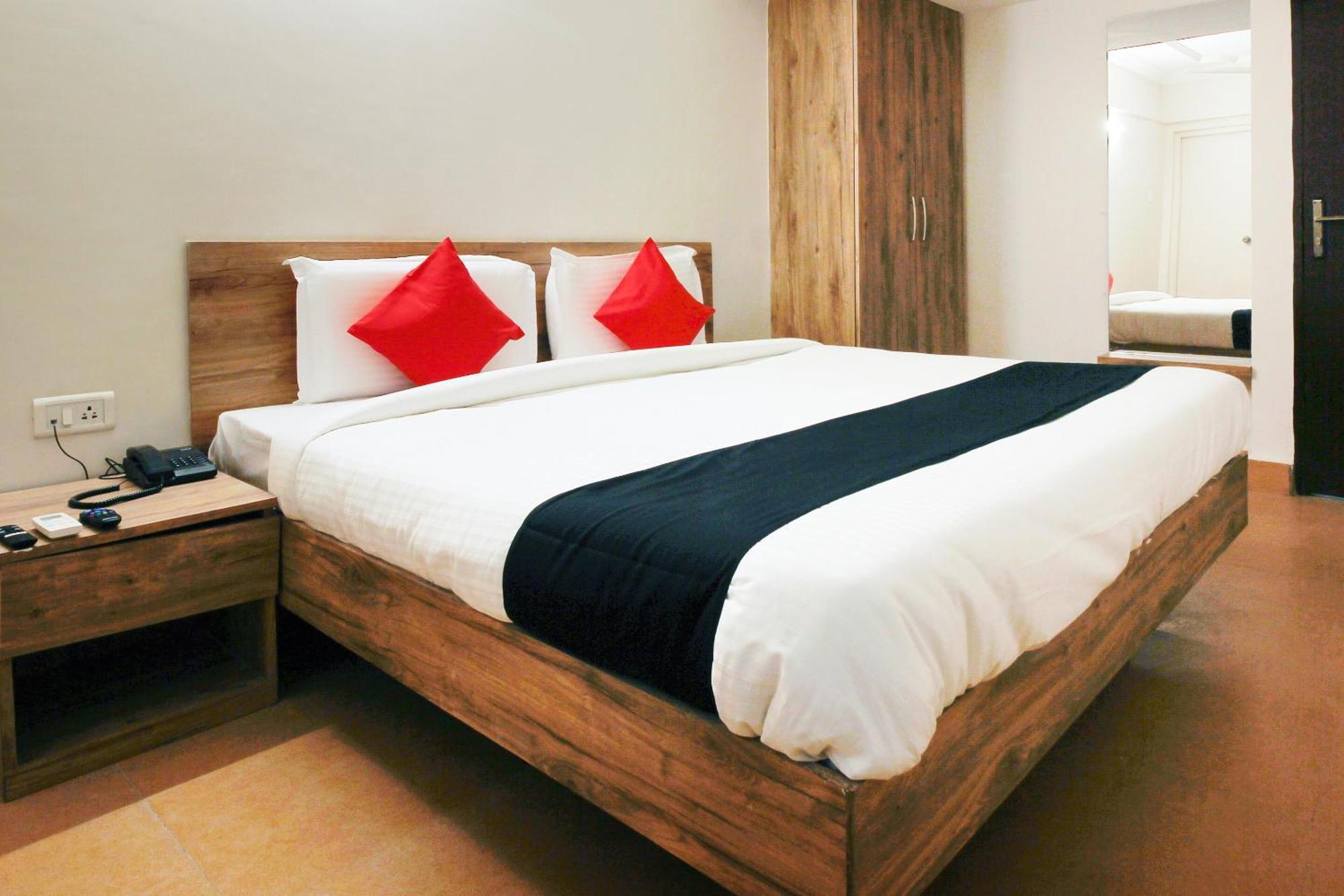 Capital O Sri Suprabhat Grand Near Kachiguda Railway Station Hyderabad Exteriör bild