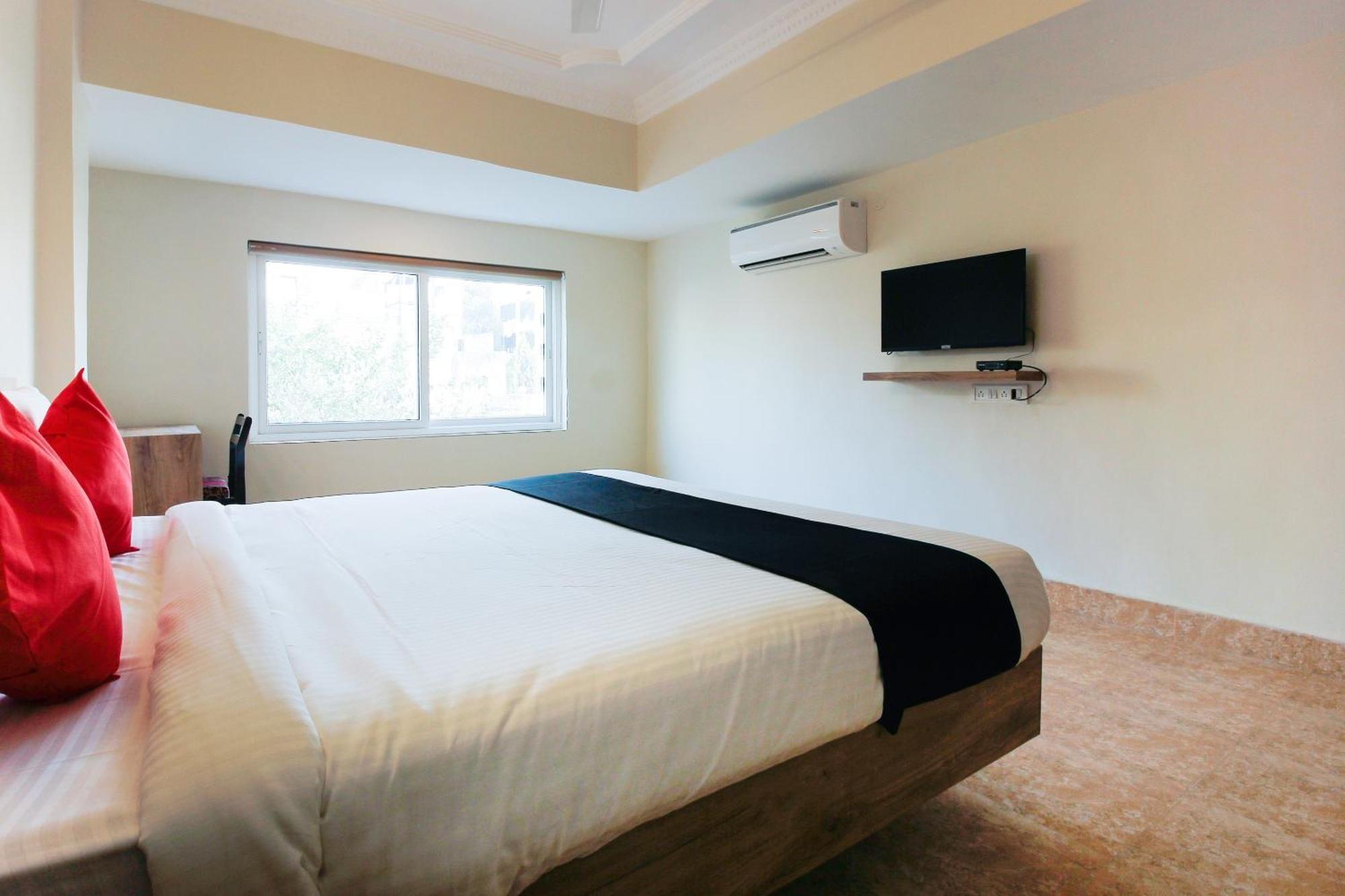 Capital O Sri Suprabhat Grand Near Kachiguda Railway Station Hyderabad Exteriör bild