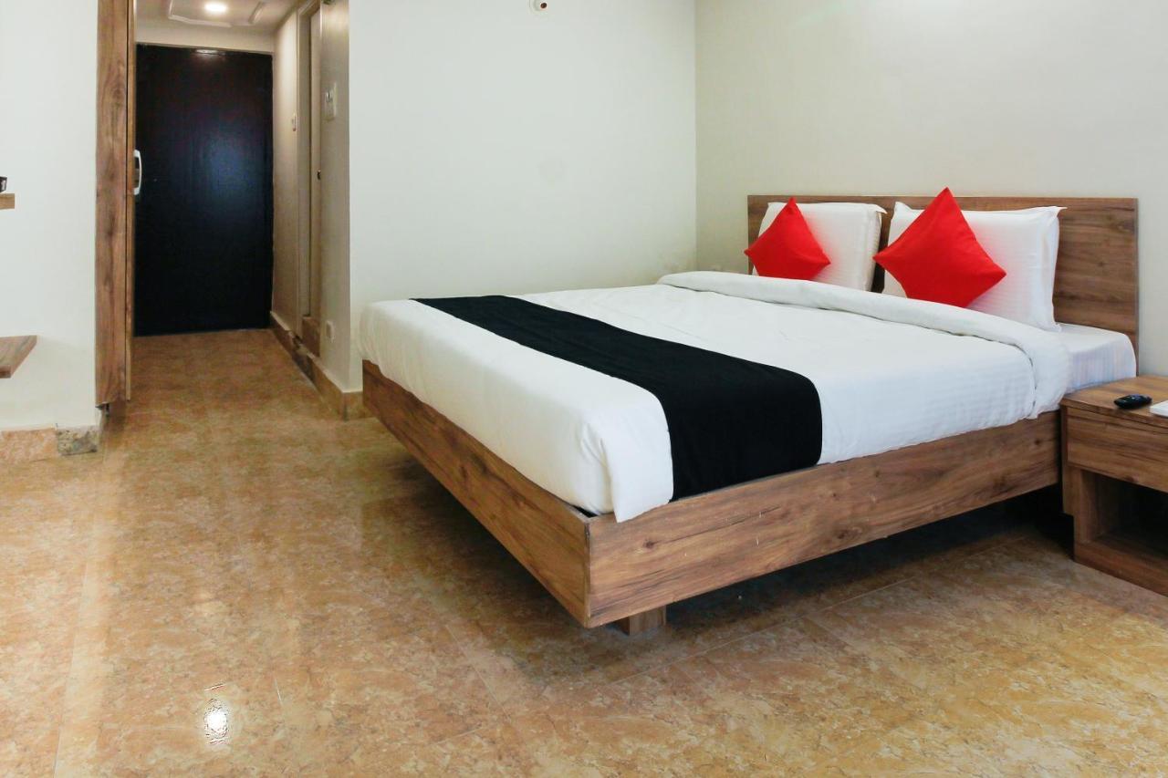 Capital O Sri Suprabhat Grand Near Kachiguda Railway Station Hyderabad Exteriör bild