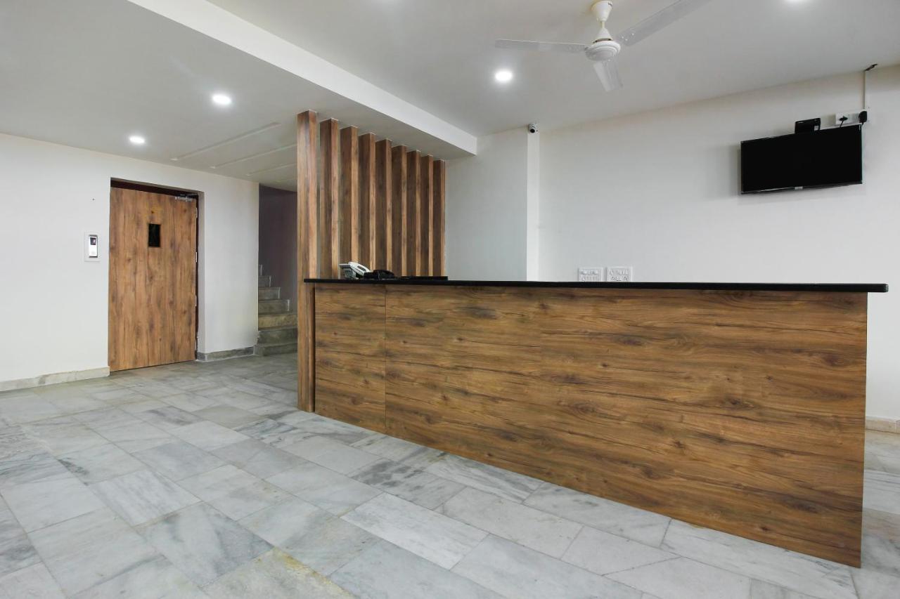 Capital O Sri Suprabhat Grand Near Kachiguda Railway Station Hyderabad Exteriör bild