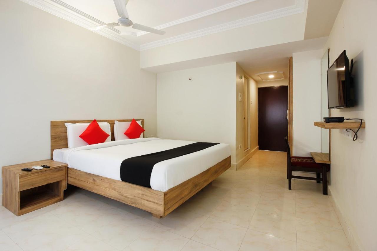 Capital O Sri Suprabhat Grand Near Kachiguda Railway Station Hyderabad Exteriör bild